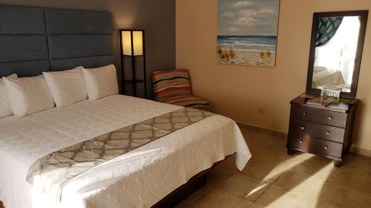 Combate Beach Resort Кабо Рохо Екстериор снимка