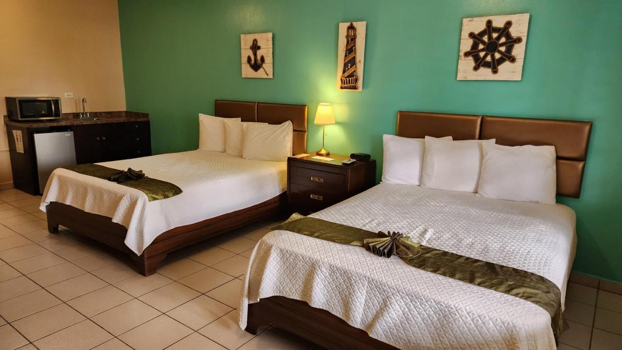 Combate Beach Resort Кабо Рохо Екстериор снимка