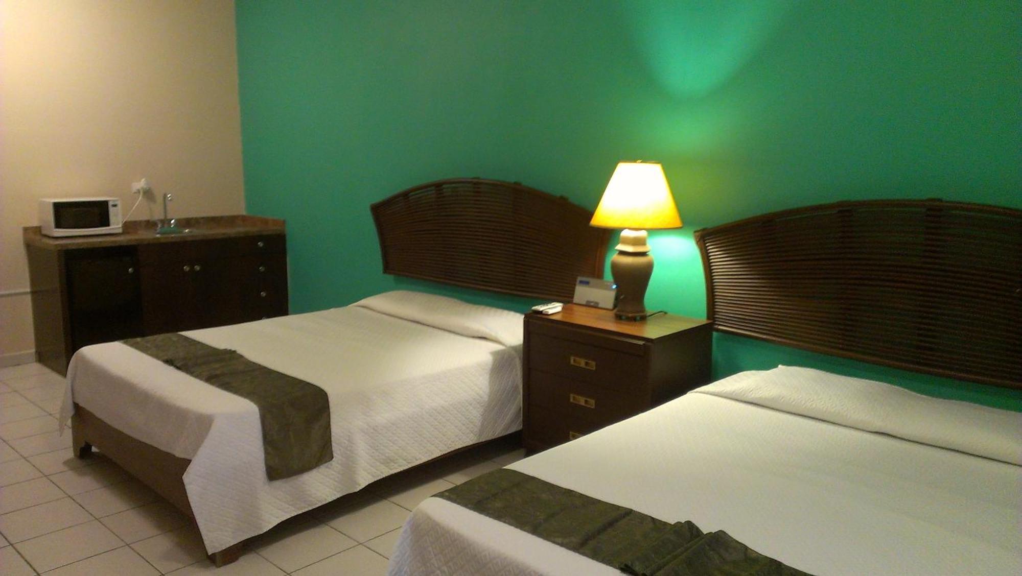 Combate Beach Resort Кабо Рохо Екстериор снимка