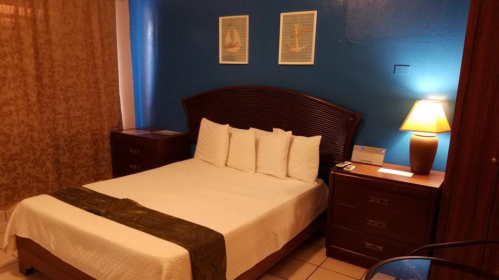 Combate Beach Resort Кабо Рохо Екстериор снимка