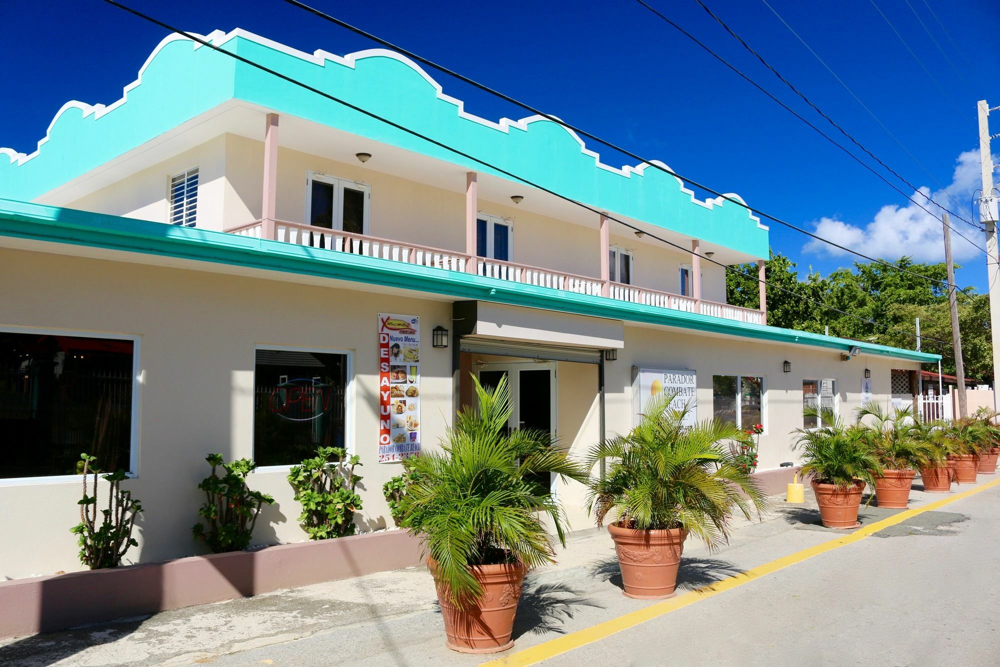 Combate Beach Resort Кабо Рохо Екстериор снимка
